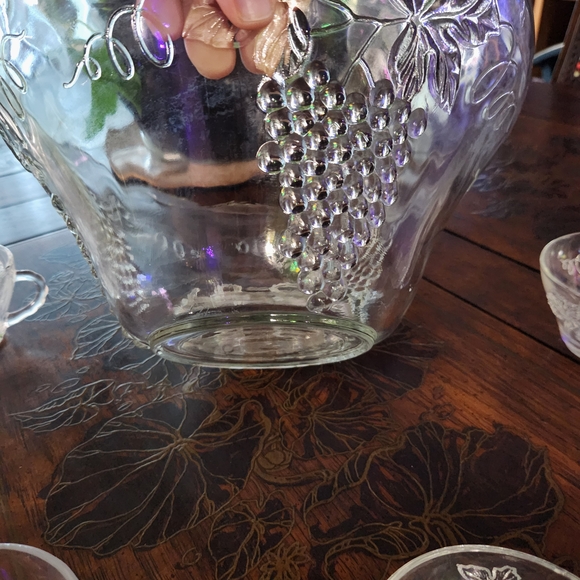 Elegant Glass Punch Bowl Set with 6 Cups - Picture 5 of 5